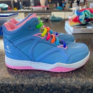 BRAND NEW size 1 girls sneaker